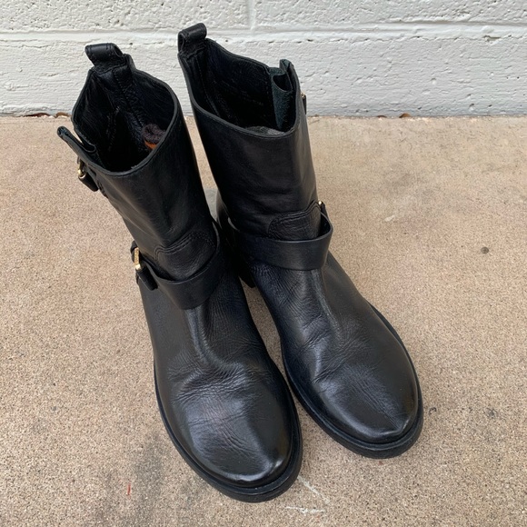 TORY BURCH // Leather Pull On Ankle Bootie // Size 8.5 - Picture 3 of 9